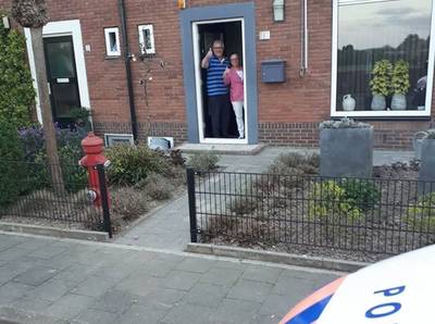 Agent verrast ouders van Esther in Dodewaard met hartelijke groet: ‘We missen jullie heel erg’