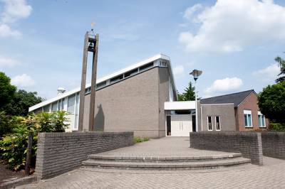 Kerkelijke aardverschuiving in Wierden: gereformeerde gemeente vertrekt na 105 jaar naar Aadorp