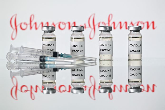 Het vaccin van Johnson & Johnson beschermt prima tegen ernstige ziektes en overlijdens. Dat meldt de Amerikaanse toezichthouder FDA.