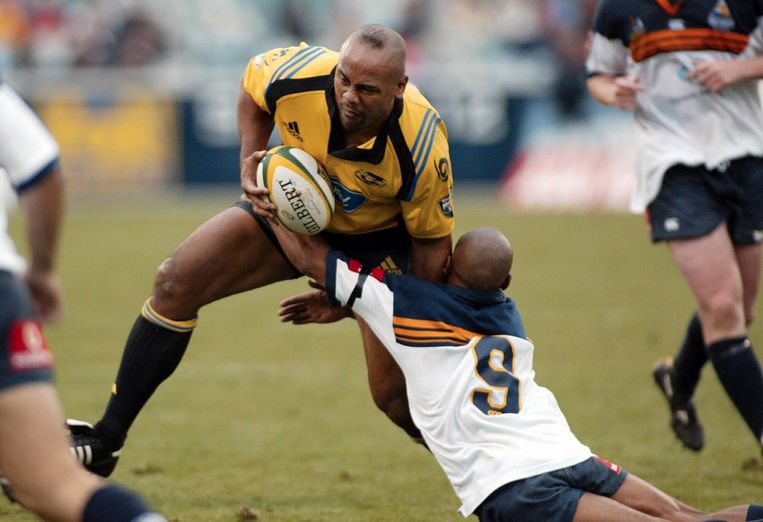 Jonah Lomu in 2002 tijdens een rugbywedstrijd in Bruce Stadium, Canberra Beeld epa