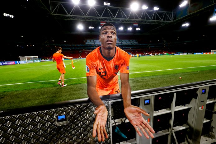 Denzel Dumfries: 'Of ik nog energie heb? Het toernooi is ...