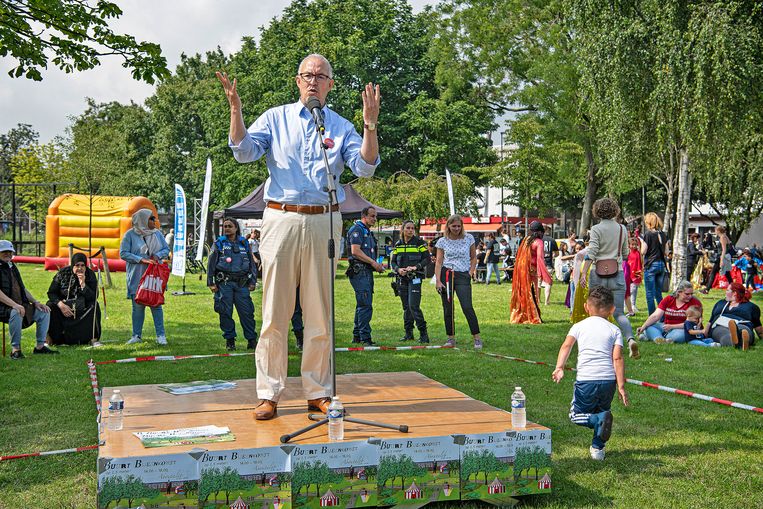 
Burgemeester Ahmed Aboutaleb op het Amelandseplein. Beeld Guus Dubbelman / de Volkskrant