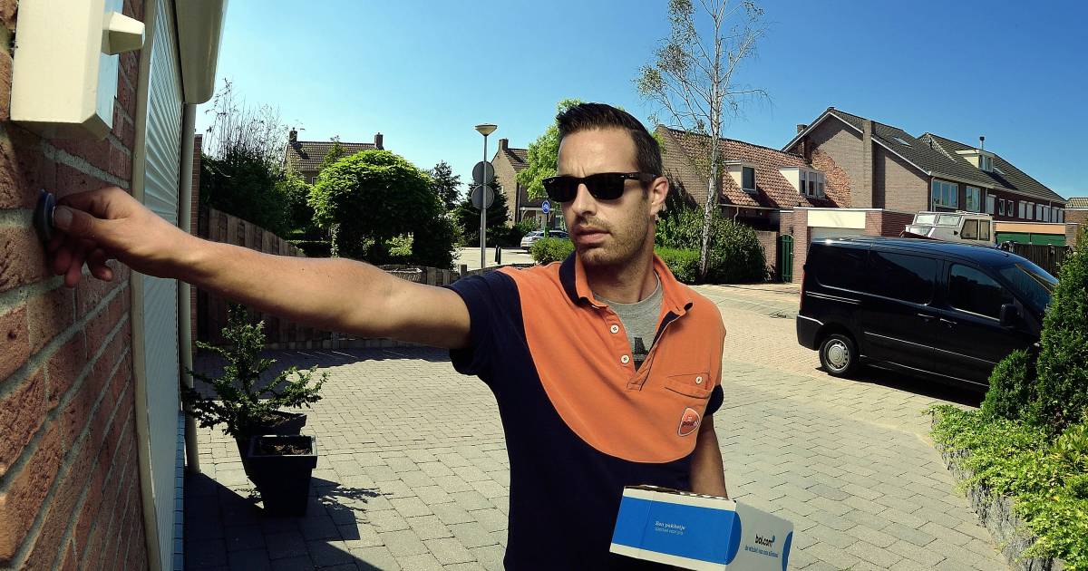 Beroofde pakketbezorger krijgt financiële steun uit Heerle, Moerstraten en Kruisland: 'Geweldig'