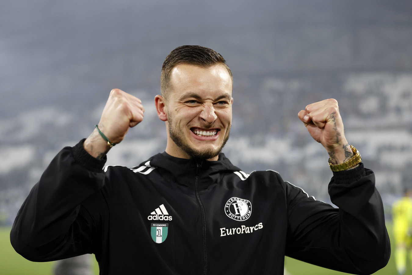 Gaat Justin Bijlow de finale halen? Feyenoord neemt doelman mee naar