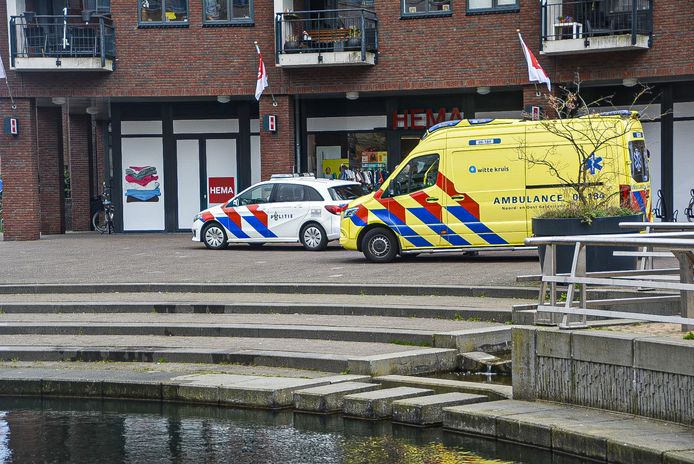 De hulpdiensten bij het Triasplein in Harderwijk.