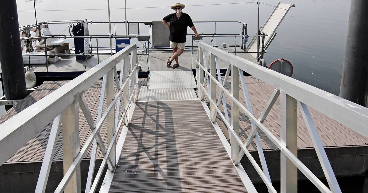 Ramp voor pontbaas Don Elsman: voetveer Lith beleeft dramatisch seizoen - BD.nl