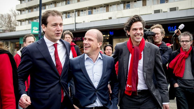 PvdAers Diederik Samsom (M), Lodewijk Asscher (L) en Pieter Hilhorst (R) tijdens de campagne van PvdA Beeld ANP
