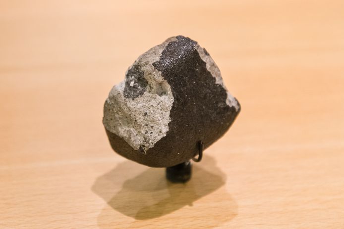 Zo kan de meteoriet eruit zien. Dit is de zesde Belgische meteoriet tentoongesteld in Museum voor Natuurwetenschappen.