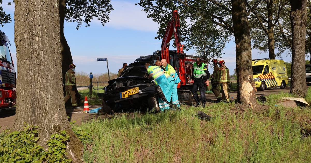 @GemEersel ga alsjeblieft iets doen aan die weg, de hoeveelheid ongelukken die daar gebeuren is echt niet oké.  .