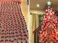 Il fabrique un sapin de Noël en bouteilles de Coca-Cola recyclées