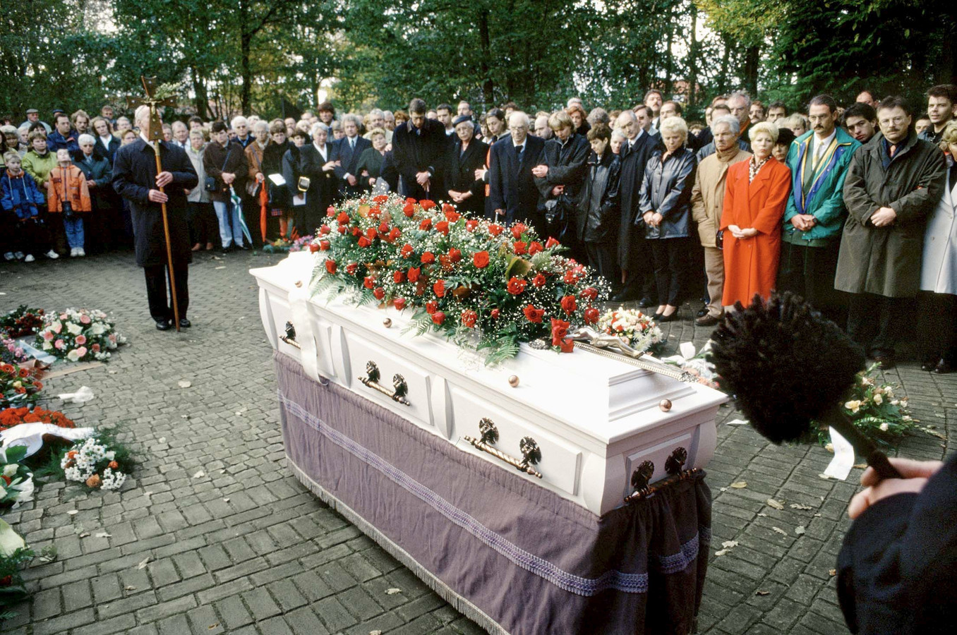 Hoelang Duurt Gemiddelde Kerkdienst Begrafenis 25 jaar geleden overleed de Zangeres Zonder Naam: “Haar leven was zelf