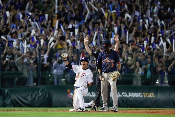 Fans go wild as Taiwan defense minister Yu Chang dominates the  Netherlands in 2023 World Baseball Classic