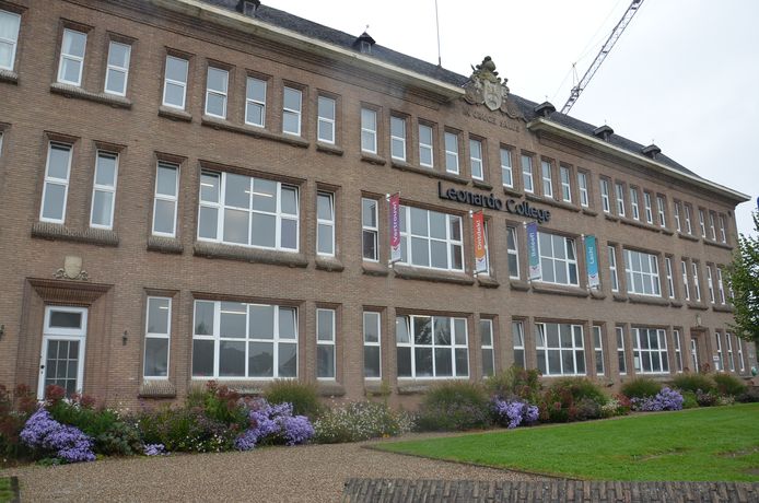 Het Leonardo College in Denderleeuw.