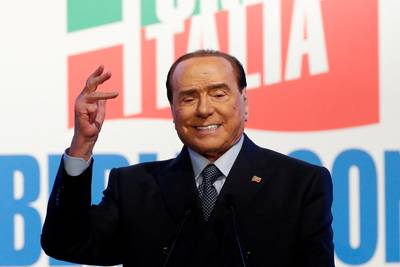 Italiaanse ex-premier Berlusconi denkt eraan zich kandidaat te stellen voor de Senaat