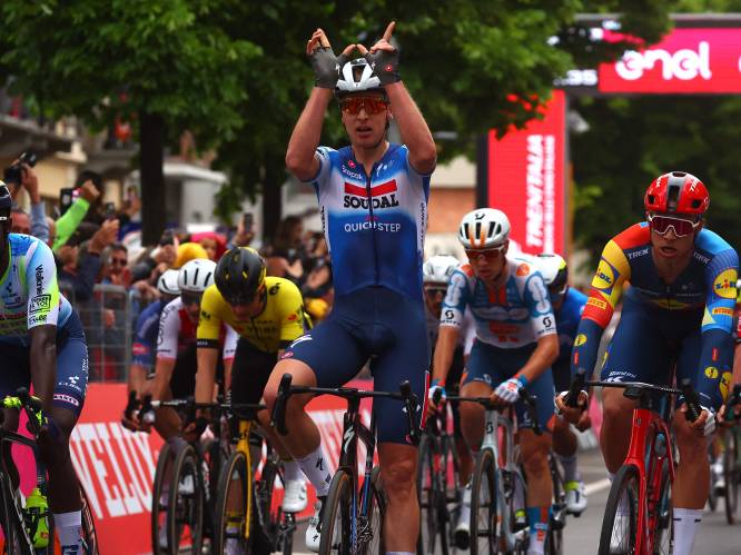 Tim Merlier schiet meteen raak in de Giro, Pogacar verraste in slot nog bijna met knap nummertje