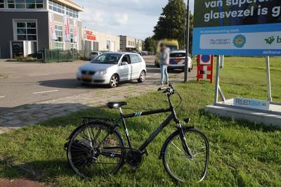 Fietser gewond bij botsing met auto in Nieuwkuijk