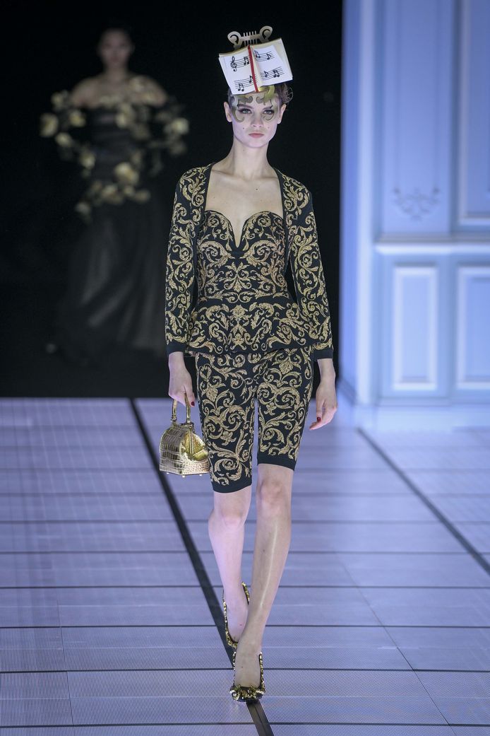 Sfilata Moschino durante la Milano Fashion Week.