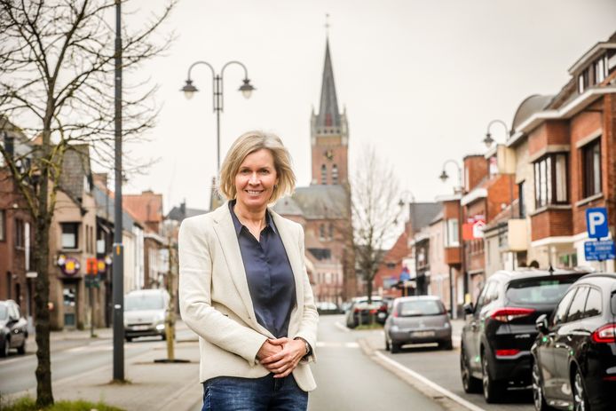 Heidi Lameire baat al 20 jaar een vastgoedkantoor uit in het centrum van Sijsele.