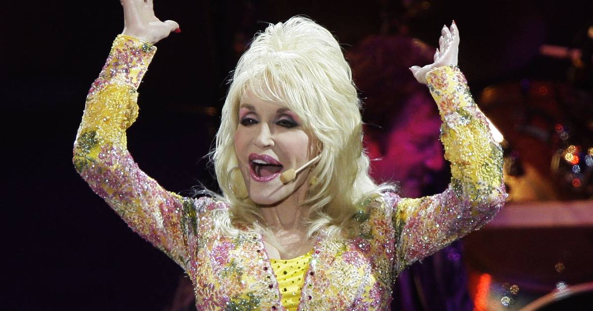 Dolly Parton rifiuta la nomination per la Rock & Roll Hall of Fame: ‘Non me lo merito’ |  Musica