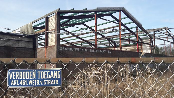 De vleermuizen zijn vertrokken uit de restanten van de voormalige Glatt-fabriek in Putte. Het streven is dat later dit jaar de volledige sloop volgt en in kwartaal vier de bouw start van een wooncomplex voor circa 460 arbeidsmigranten.