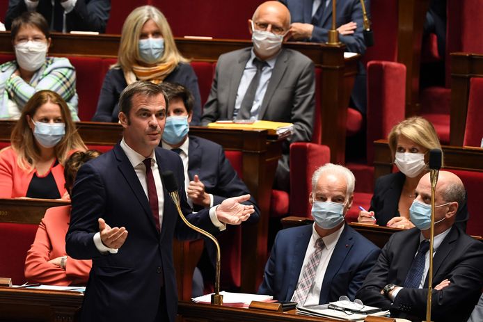 Le ministre de la Santé Olivier Véran a vanté un nouveau droit pour "des milliers de familles qui feront des milliers d'enfants".