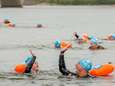 Zwemmen voor kankeronderzoek in Nijmegen brengt bijna 1 ton op
