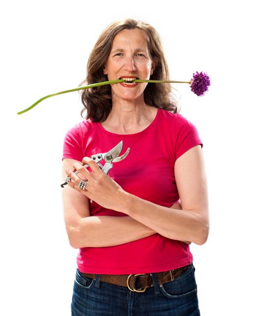 Elbrich Fennema schrijft graag over groen en is auteur van Het grote moestuinierboek