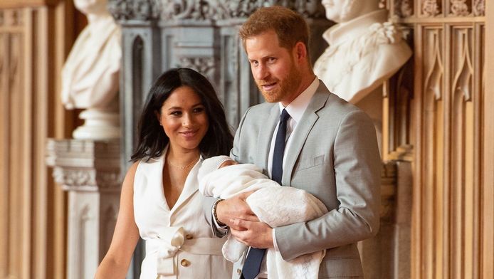 Royal Baby On Connait Le Nom Du Fils De Meghan Markle Et Du Prince Harry Monarchies 7sur7 Be