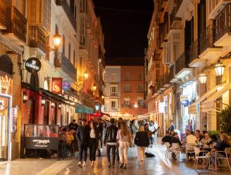 Minister ontketent rel door late eetcultuur in Spanje in vraag te stellen: “Verschil met de rest van Europa is waanzinnig”