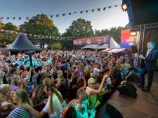 Polonaise in aantocht bij Kerstproeverij Vincentiusvereniging
