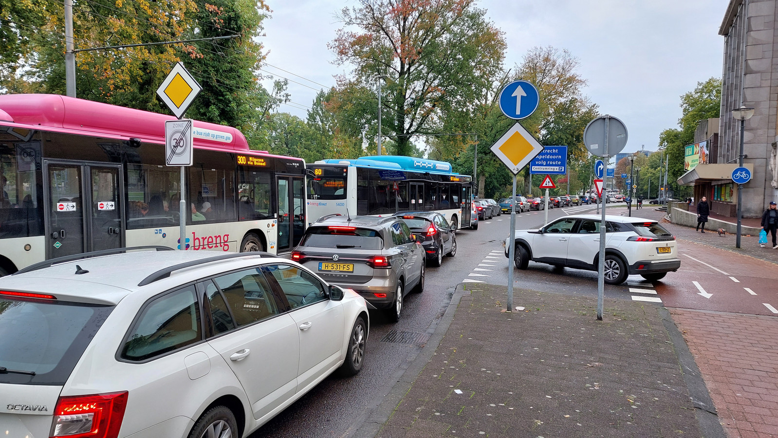 Volle werkweek in de file; Arnhem en Nijmegen bij drukste steden van