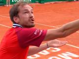 Medvedev krijgt het aan de stok met umpire in Monte-Carlo