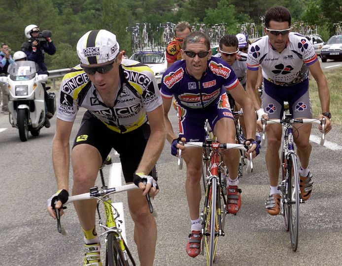 Стефан Юло (справа) на Тур де Франс 2000 года.