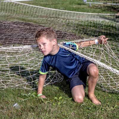 Door de modder bij vijfde editie Polderchallenge in Standdaarbuiten