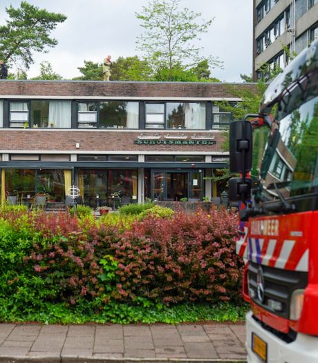 Brand in dak van zorgcentrum in Bilthoven: deel zorgcentrum ontruimd
