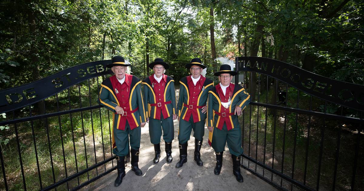 Vier gildebroeders samen goed voor 270 jaar lidmaatschap Sint-Sebastiaan in Hoogeloon