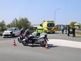 Een motorrijder raakte zaterdag zwaar gewond bij een ongeluk op de Maasdijk. Het is vaak raak op de provinciale weg. VVD Westland pleit daarom voor maatregelen.