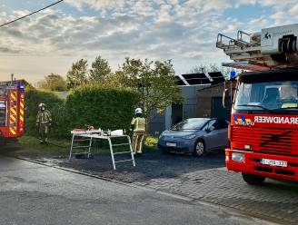 Thuisbatterij vat vuur: bewoners kunnen ontkomen, ook poes ongedeerd