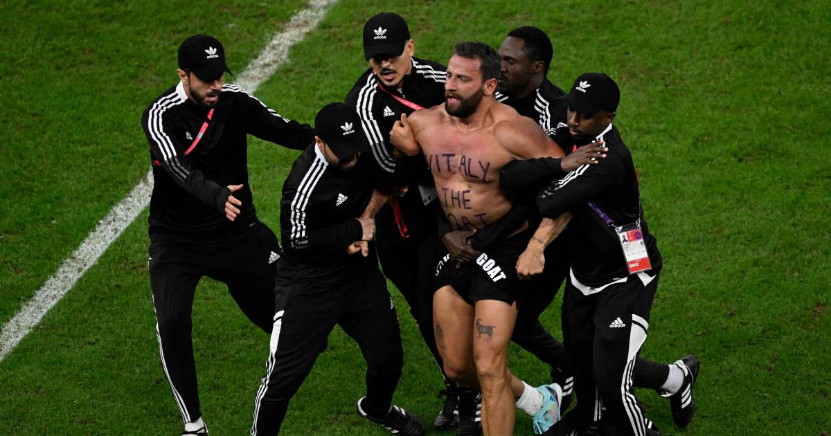 Dit is het verhaal van de veldbestormer tijdens kraker in kwartfinale WK tussen Argentinië en Nederland