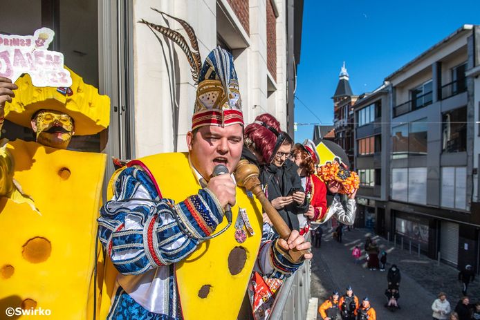 Ajuinworp met prins Sjalen op deGrote Markt van Aalst