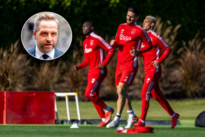 Hugo de Jonge en Ajacieden op trainingskamp.