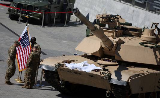 Amerikaanse soldaten bij M1/A2- Abrams tanks in Polen. Archiefbeeld.