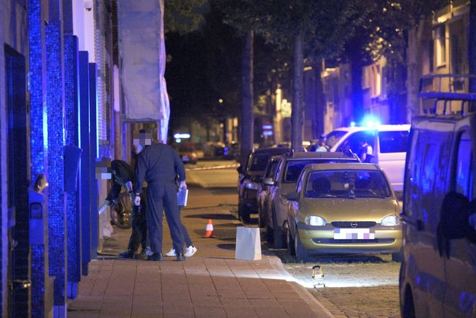 De politie doet onderzoek na een nieuwe ontploffing in de Palinckstraat te Deurne.