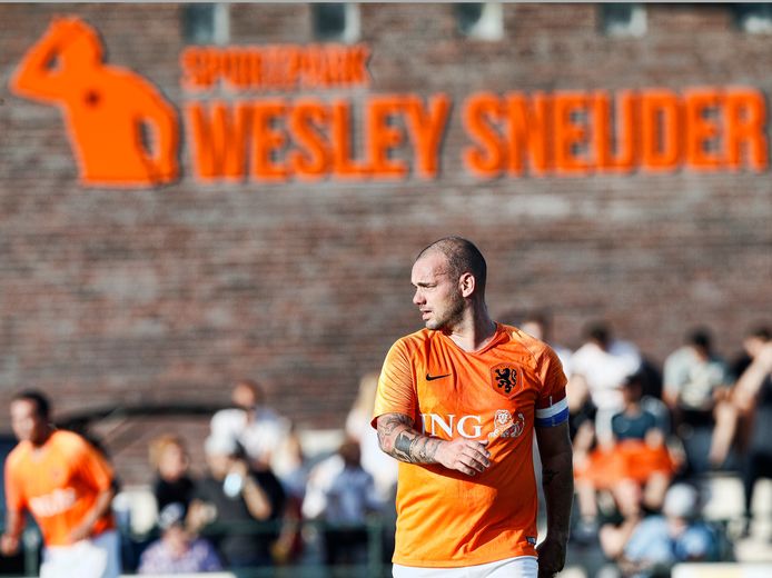 Wesley Sneijder speelde vorig jaar in Ondiep in een team van oud-internationals.