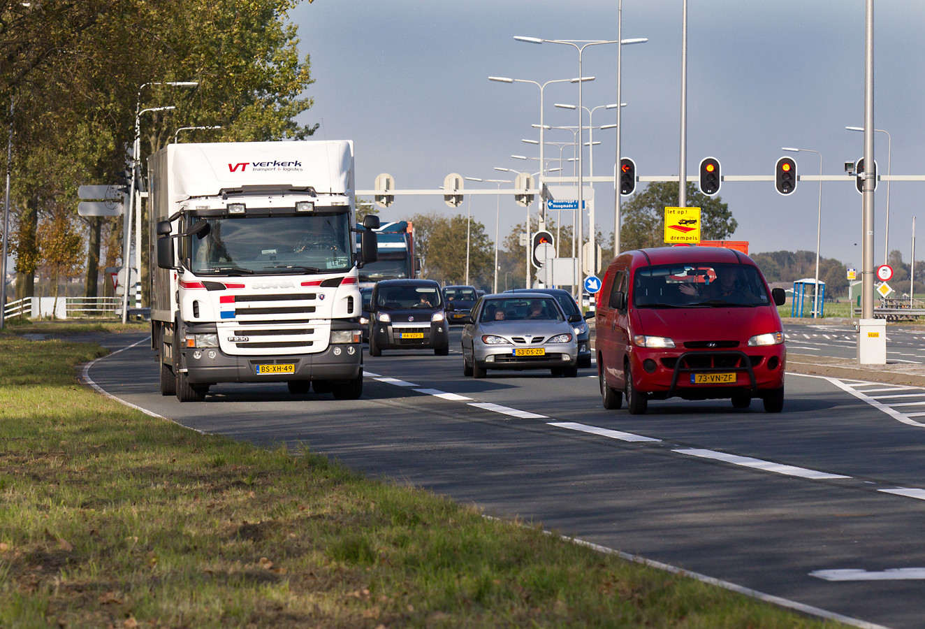 Petitie om N207busbaan open te stellen voor auto