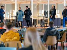 Geldzorgen en visburgers; Afro Bros in gesprek met Arnhemse jongeren over schuldenproblematiek