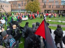 Boodschap klinkt luid en duidelijk tijdens ‘verborgen’ woonprotest in Tilburg: ‘Iedereen een huis!’