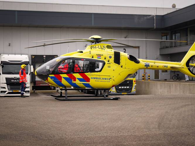 Man raakt gewond op dak van bedrijf in Helmond, traumahelikopter rukt uit