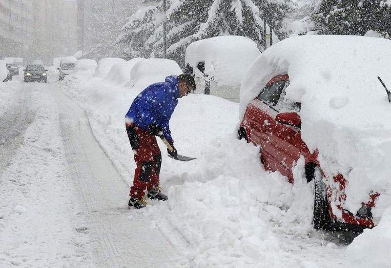 Chaos Door Sneeuwval In Spanje En Italie De Morgen