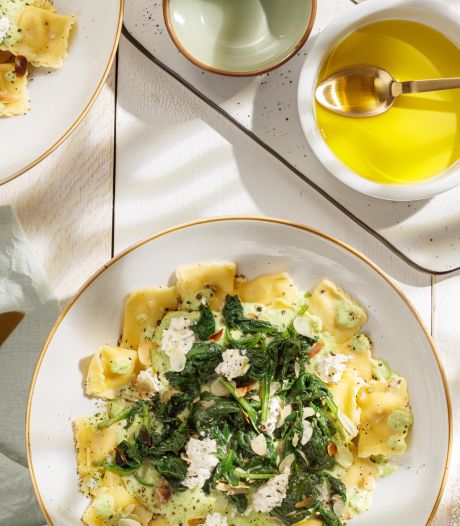 Wat Eten We Vandaag: Romige ravioli met spinazie en erwtjes